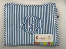 Load image into Gallery viewer, TRVL Design Roadie Zipper Bag